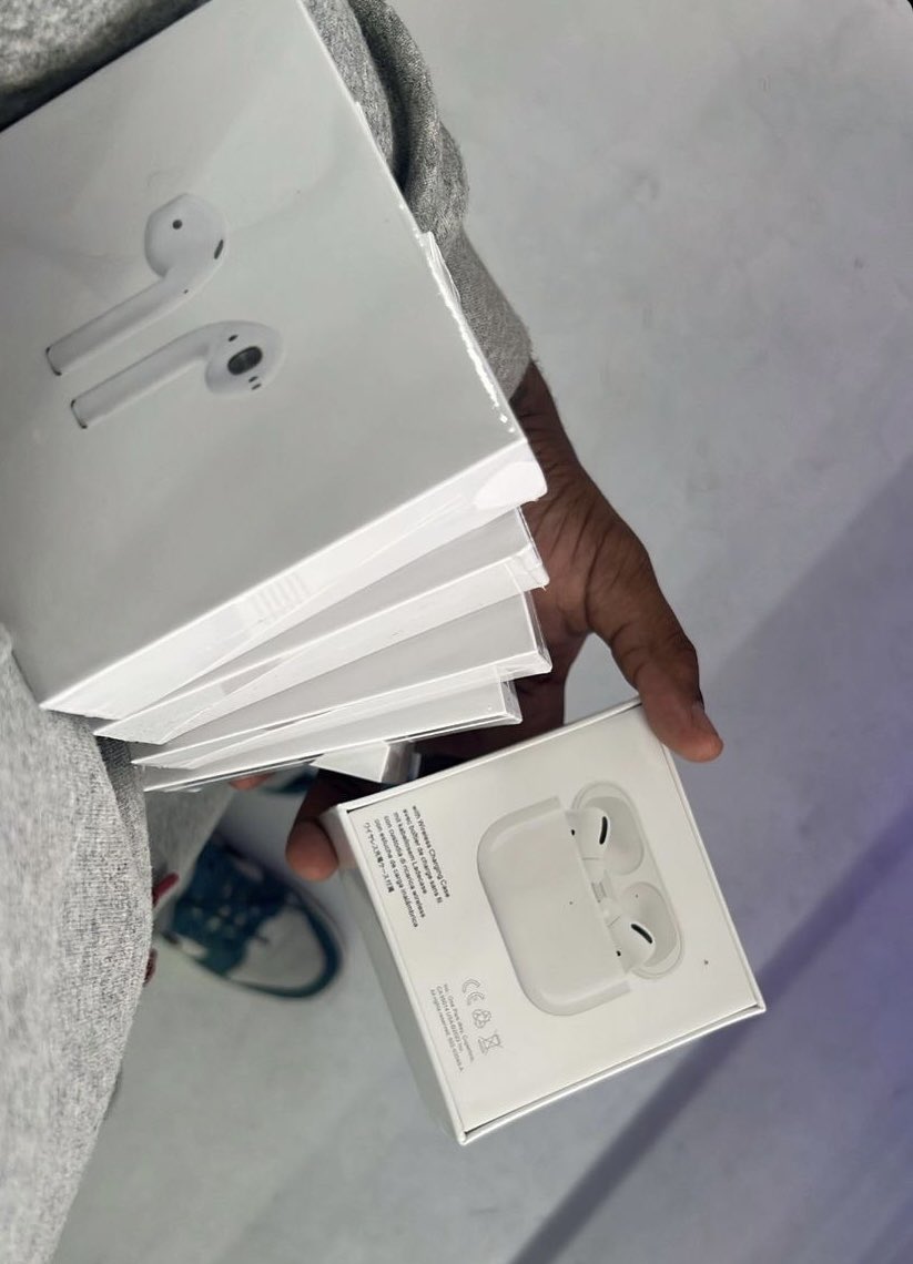 AirPods too 🤷🏿‍♂️