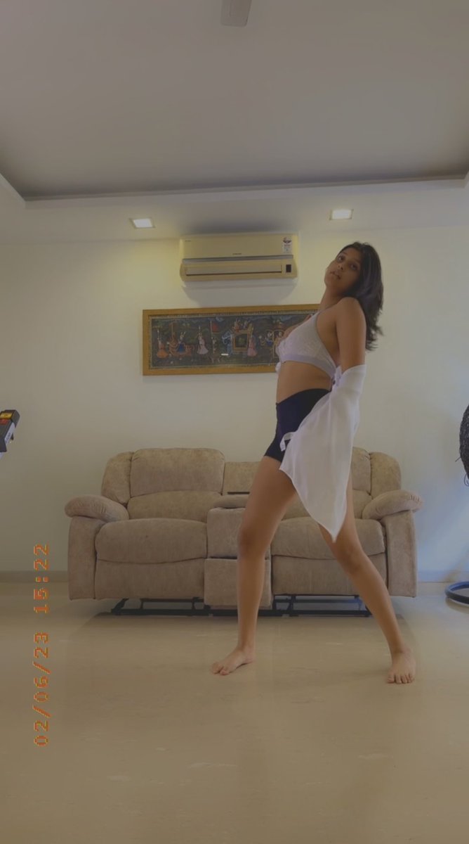 hautesauce_'s tweet photo. I danced after so long !!! Best feeling ever https://t.co/d7LMFvdYnE