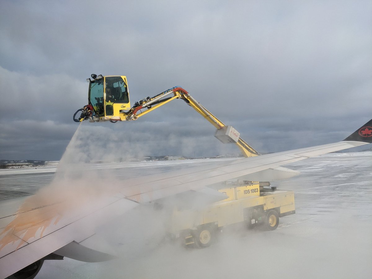I got the best seat to see the de-icing team at <a href="/stjohnsairport/">St. John's Airport</a> this afternoon. Appreciate all you do! #homeforaminute #yyt #flying