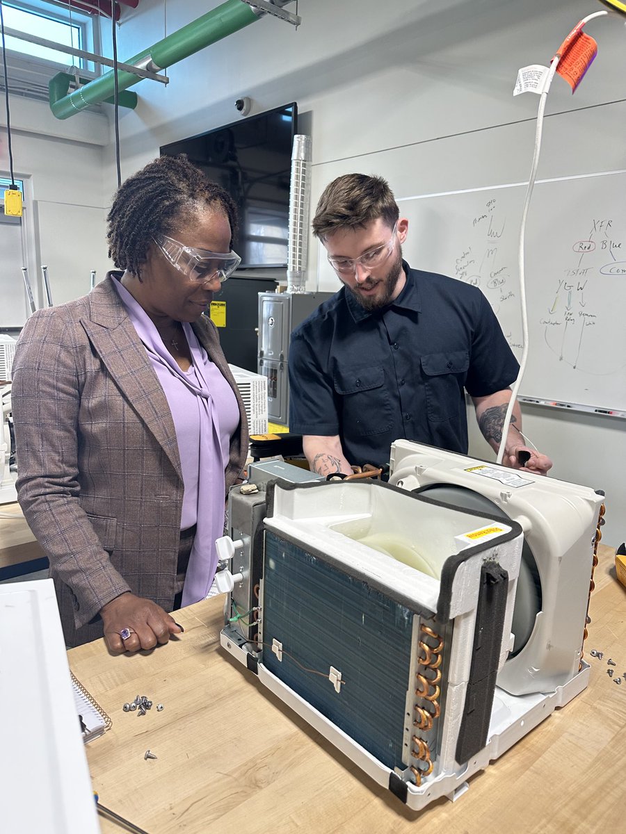 Student teaching out special guest! ⁦<a href="/LSCEastAldine/">LSC-EastAldine</a>⁩