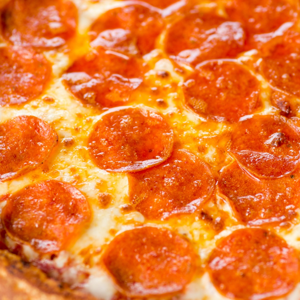 See the sizzle for yourself. With our fresh pepperoni and crispy golden dough, you can taste the difference.