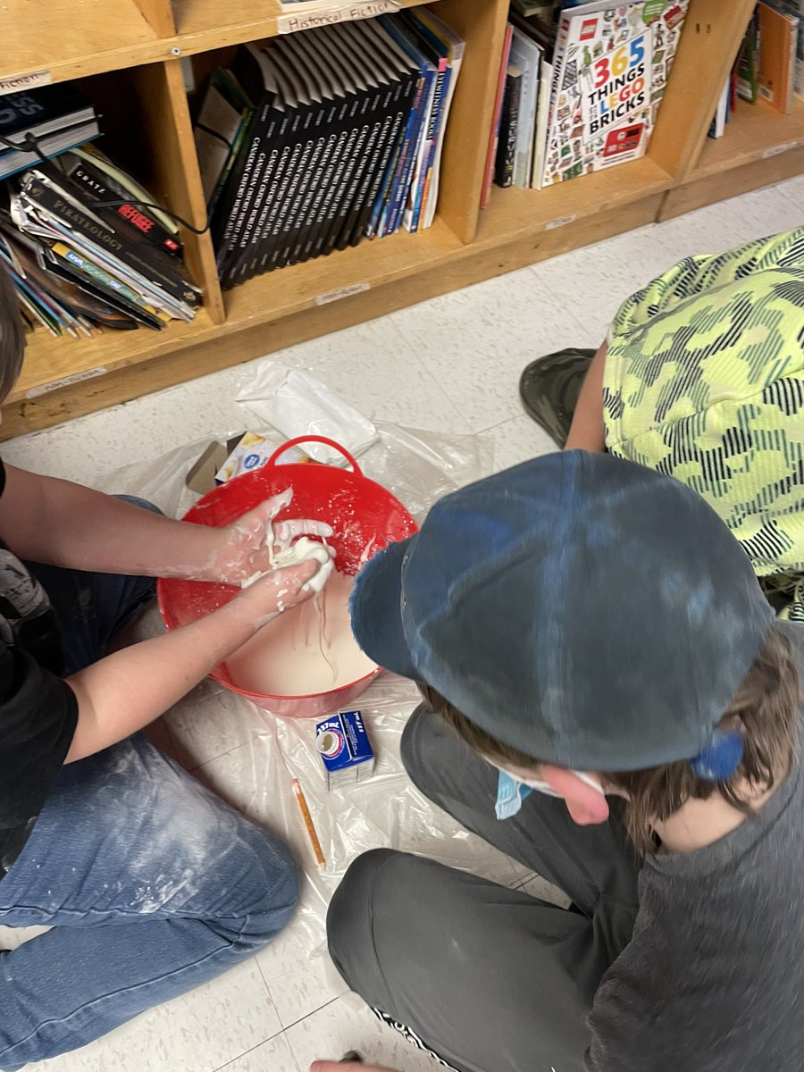 DaveyJenn's tweet image. Making OOBLEK for states of matter in science today @selbyschool