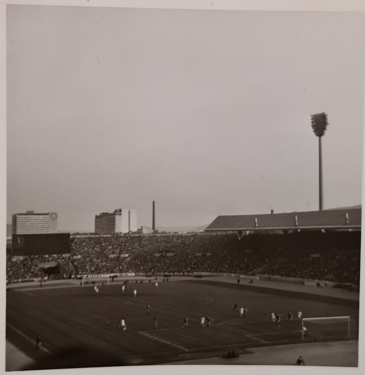 Das waren noch Zeiten: 72.000 Zuschauer beim 1:1 gegen Bayern 1974.
#VfB