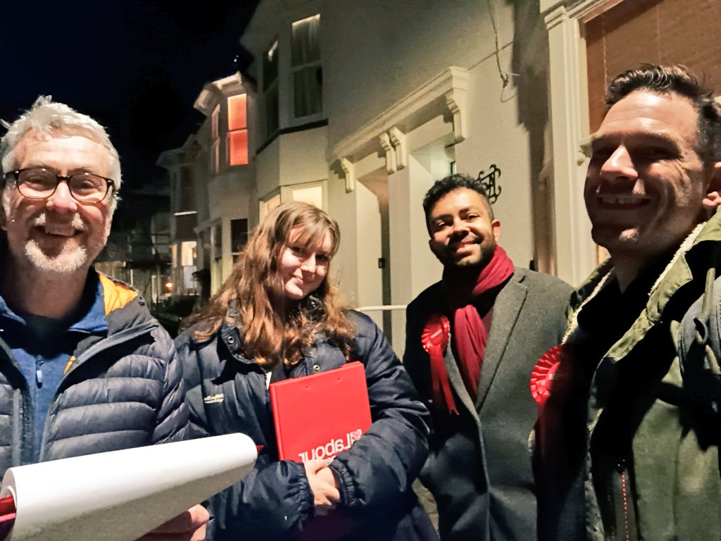 Another great night out in Queen's Park finding tonnes of support ahead of the local elections 2023 🌹 #labourdoorstep <a href="/bhlabour/">Brighton & Hove Labour Party</a>