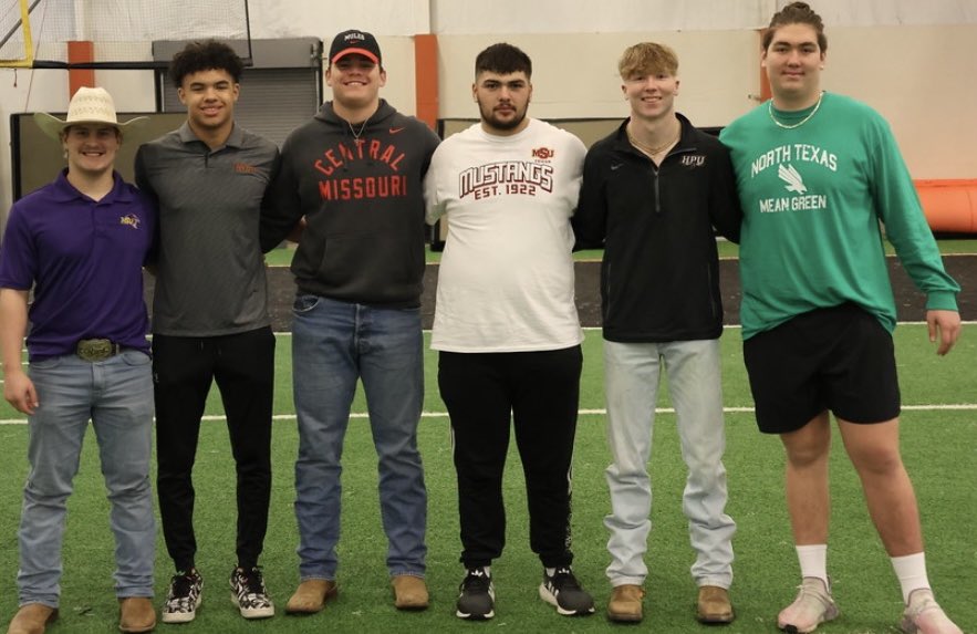 Congrats to these future collegiate football players. @ParksTheWorks27 @Jalenpope11 @lawsonMoore13 @bryon_wheeler Ryan Cox, @sohn_isaac #AledoBearcatFootball @RecruitAledo