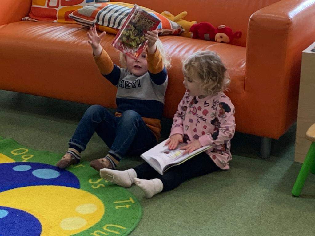 Young readers enjoying the library 📚🥰