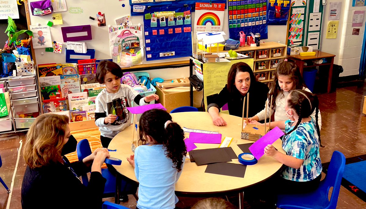 mebradleyschool's tweet photo. Grateful for the opportunity to dig into content with @JeffreyCRiley, @SuptMarySkipper & @tmwgrade1! We are excited to celebrate the critical thinking our students are engaged in and the reflection and planning of our educators! @BostonSchools #equitableliteracy #deeperlearning https://t.co/XVO6MOLygf