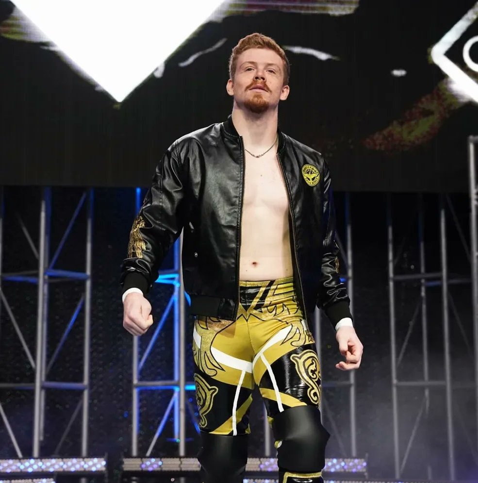MILANO_MOBBBB's tweet photo. @_BlakeChristian gotta SOLID Victory Tonight on the #AllEliteZone he's gonna Be a STAR on the NEW Weekly @ringofhonor Television Show https://t.co/f0xHVcEPsK