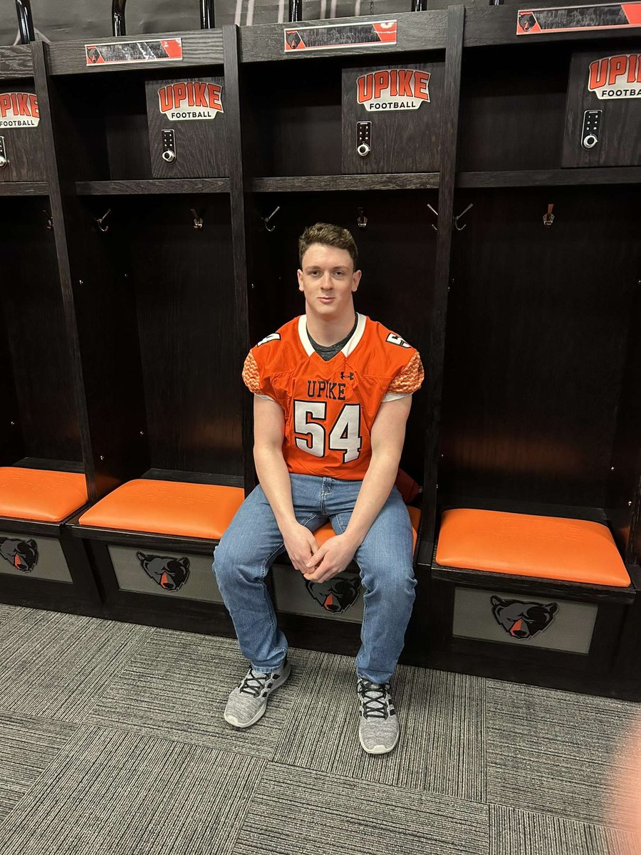 Gavin54Stephens's tweet photo. After long consideration and a great visit, I am very excited and blessed to say that I have committed to further my Academic and Football Career at The University of Pikeville. Thank you for believing in me @CoachFipps @CoachMikeHarris and my family. Go Bears!🏈🐻 #BearDown https://t.co/FsYGcwQMQ4