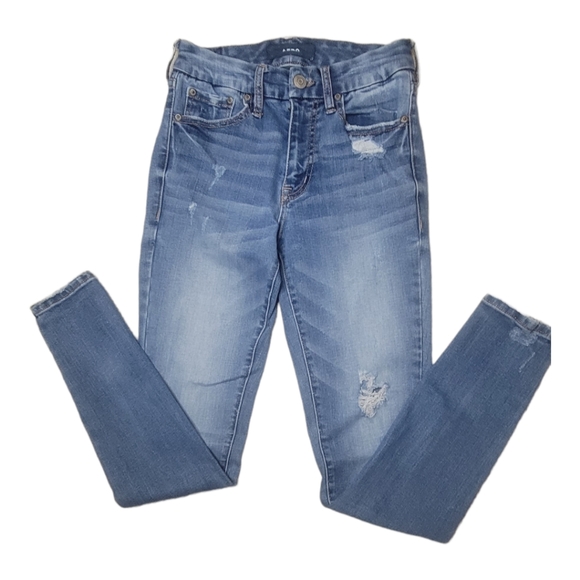 ShopCallieLives's tweet photo. So good I had to share! Check out all the items I'm loving on @Poshmarkapp from @bhazzard21 @anamchek #poshmark #fashion #style #shopmycloset #bonobos #aeropostale #fashionnova: https://t.co/pKh7MJCOxX https://t.co/opIn6bfaqn