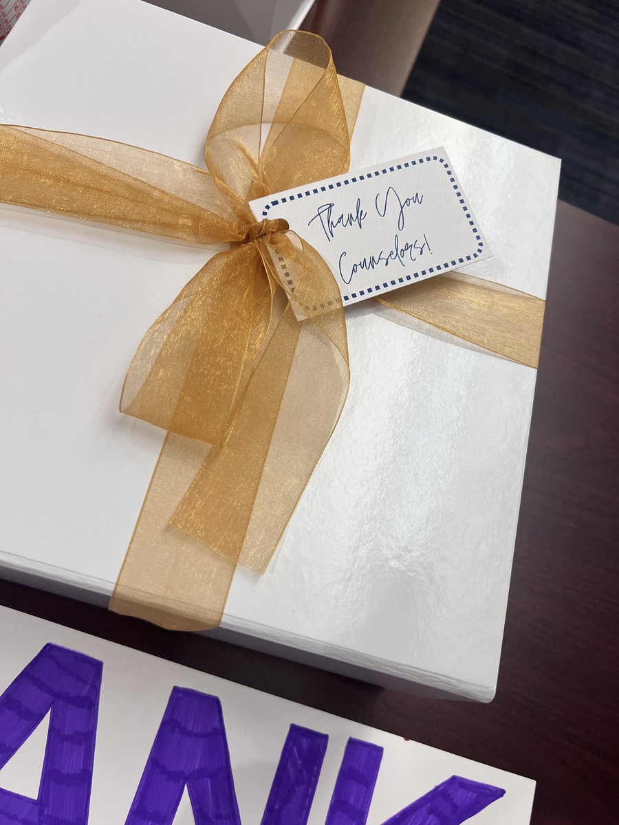 Getting spoiled today by STUCO with lunch and gifts for School Counselor Appreciation week!! 
Thank you fam 💛💙 <a href="/KHSIndianNation/">Keller High School</a> <a href="/KHSstuco_/">KHS Student Council</a> <a href="/MrsSimmonsKHS/">Lisa Simmons</a> <a href="/KISDCounseling/">KellerISDCounseling</a>