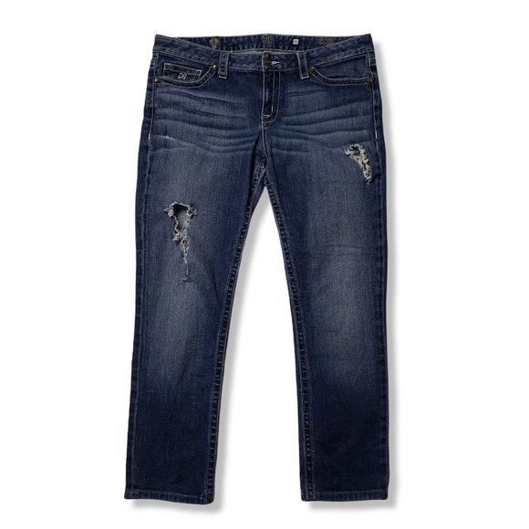 champspagne's tweet photo. So good I had to share! Check out all the items I'm loving on @Poshmarkapp #poshmark #fashion #style #shopmycloset #levis #luckybrand: https://t.co/DSBzPHcdaW https://t.co/6blcdSLgAH