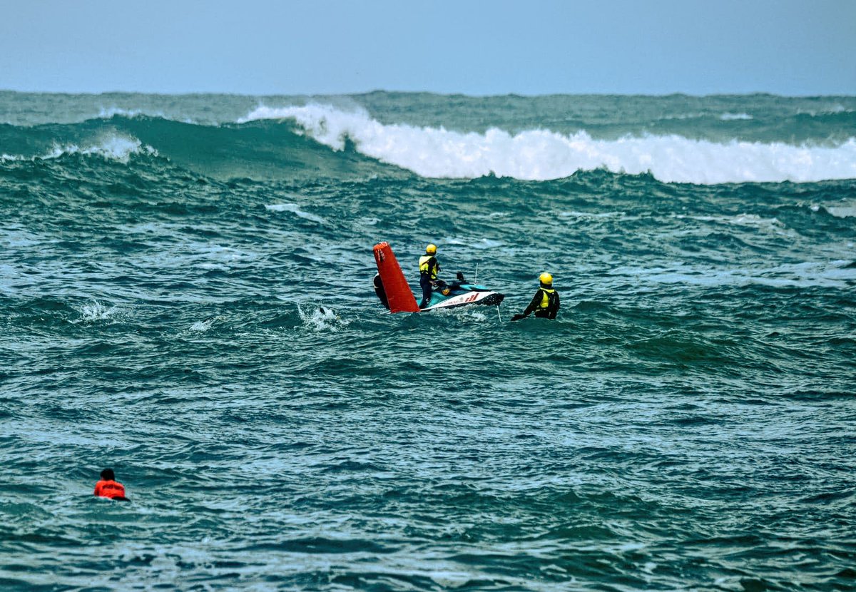 skip0z's tweet photo. Lifeguards, can you see the swimmers in the Port Campbell 12 Apostles Plunge?  
Photo credits John Gorman - 20230205
#portcampbellsurflifesavingclub
#masterswimmingaustralia #besaferbeseen #openwaterswims #swimmingaustralia #swimvictoria #swimnsw #swimwa #swimmingwa #swimmingtas https://t.co/zwO7u36u2K