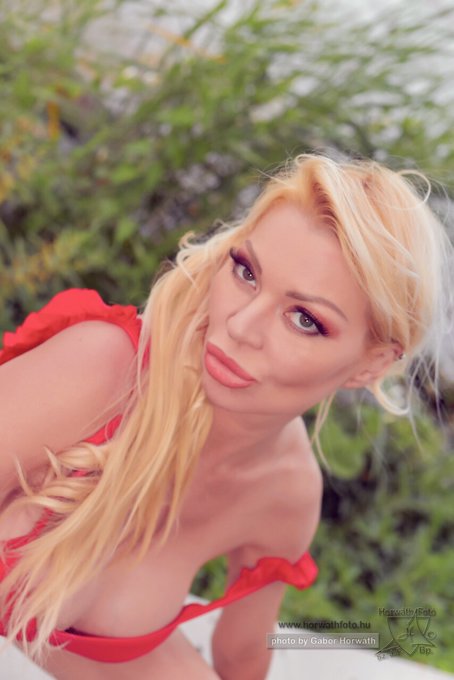 I like to keep things simple, but that doesn't mean sacrificing quality 💁&zwj;♀️ https://t.co/oAY0ZtQmQV