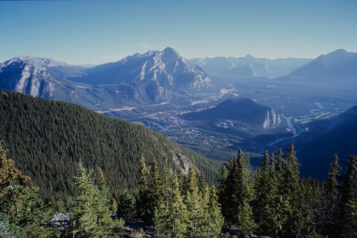 ChrisBakerF8's tweet photo. Banff on film. https://t.co/X7I0PsuerM