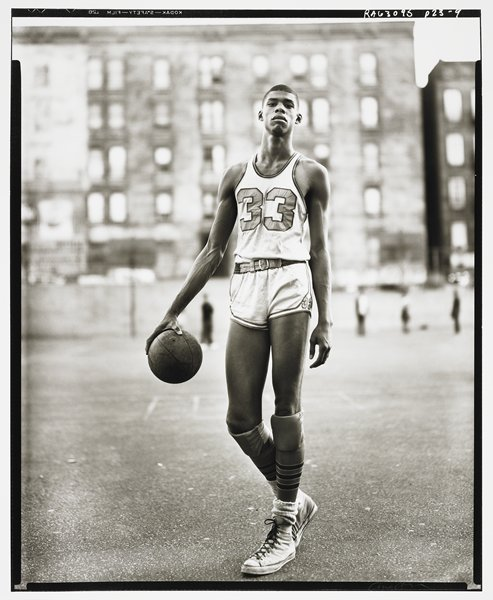stuart_tweets's tweet photo. Richard Avedon
American 1923-2004
𝘓𝘦𝘸 𝘈𝘭𝘤𝘪𝘯𝘥𝘰𝘳, 𝘣𝘢𝘴𝘬𝘦𝘵𝘣𝘢𝘭𝘭 𝘱𝘭𝘢𝘺𝘦𝘳, 61𝘴𝘵 𝘚𝘵𝘳𝘦𝘦𝘵 𝘢𝘯𝘥 𝘈𝘮𝘴𝘵𝘦𝘳𝘥𝘢𝘮 𝘈𝘷𝘦𝘯𝘶𝘦, 𝘕𝘦𝘸 𝘠𝘰𝘳𝘬, 𝘔𝘢𝘺 2, 1963
1963 (printed 1990)
Gelatin silver print

The GOAT https://t.co/oBEYjbSylg