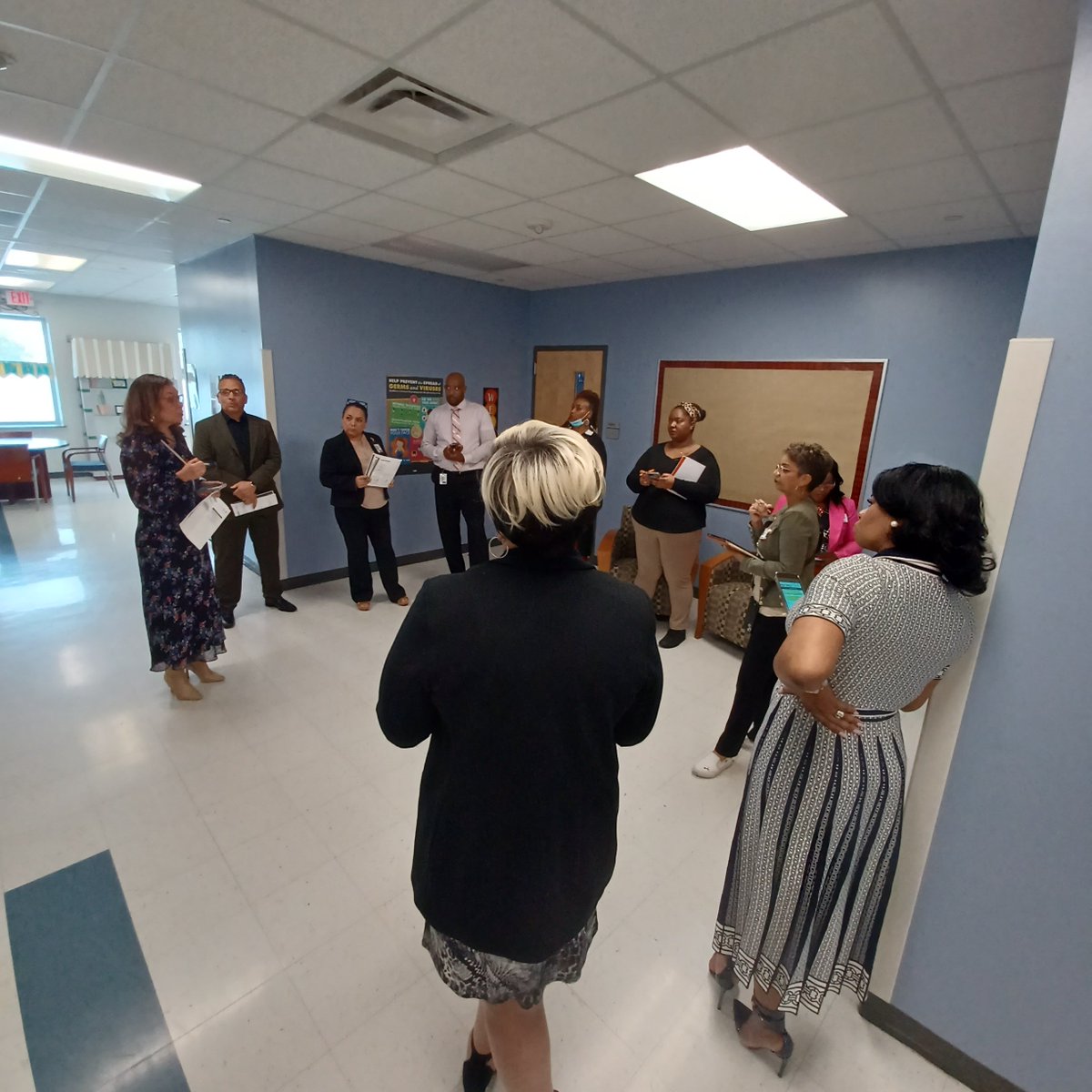 klang1hisd's tweet photo. My @HISDREADY2RISE team and I partnered with AUSL in the learner seat, building our leader capacity through effective coaching. #SteadyRising @AnnaLWhite1 @gittenssm @Dr_TiaSimmons @ZandraAguilar15 @KhalilahRhone https://t.co/8IWn87mhGt