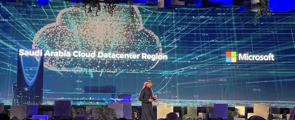 #LEAP2023 
لحظة الإعلان عن استثمارنا في مركز بيانات مايكروسوفت الإقليمي والذي سيحفز الابتكار ويدعم نمو الاقتصاد الرقمي عبر توليد أكثر من سبعين الف وظيفة في منظومة مايكروسوفت المحلية والذي يدل على التزامنا بكل ما من شأنه تحقيق الاستدامة والتفوق الرقمي للملكة