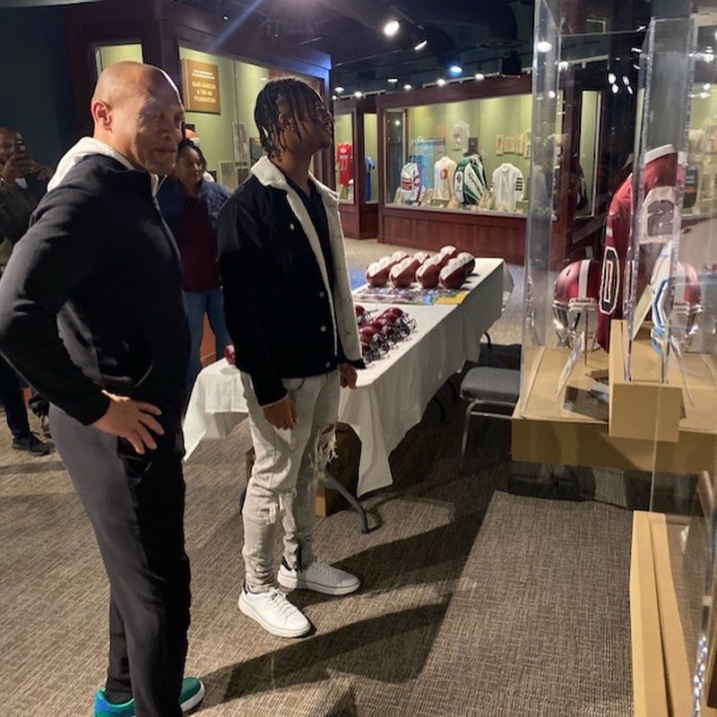 NCCUAthletics's tweet photo. OKLAHOMA SPORTS HALL OF FAME: @NCCU_Football junior Khalil Baker checks out the permanent display in his honor at the Oklahoma Sports Hall of Fame as the HBCU Defensive Back of the Year. Baker is joined my the award’s namesake, Aeneas Williams. #NCCU #EaglePride 🦅 https://t.co/aHdOUzMEuW