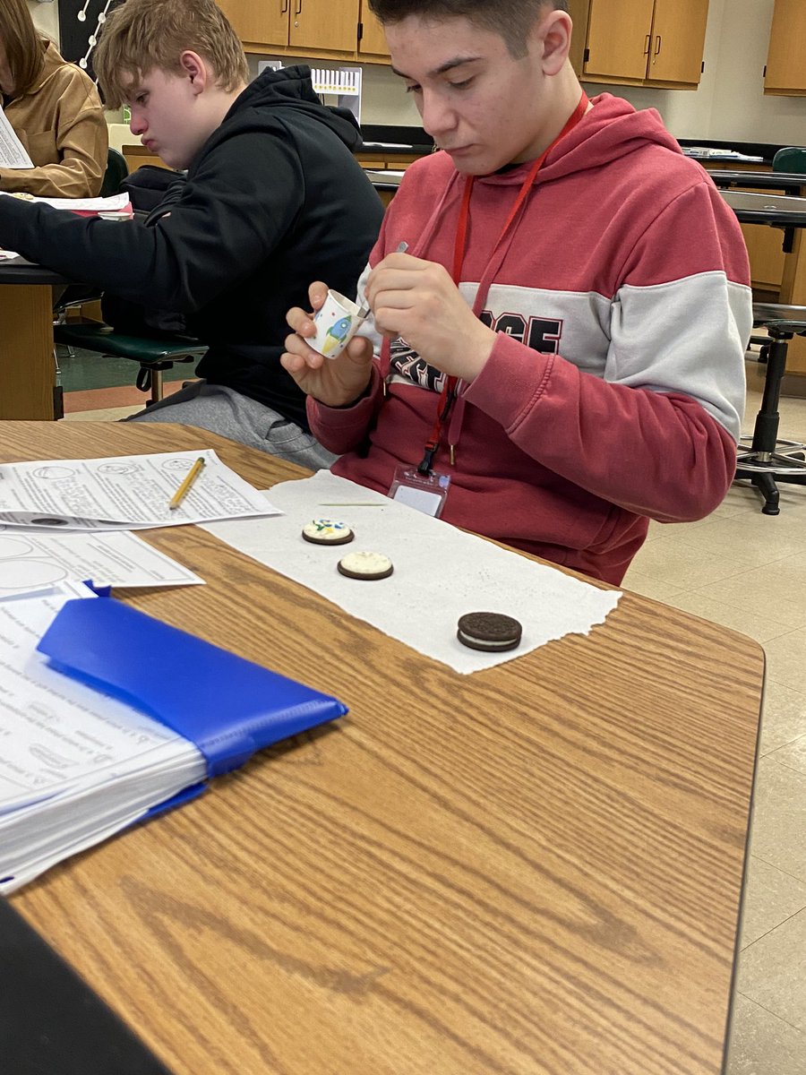 Mr_Fauci's tweet photo. Using Oreos and sprinkles to model the phases of mitosis #WeArePlainedge https://t.co/0LpcHIRTwo