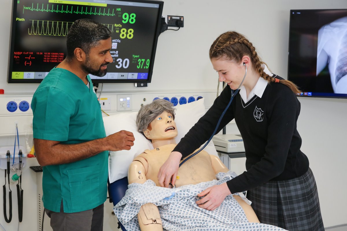 uniofgalway's tweet photo. We are delighted to announce the first of our TY taster days for 2023! 

Our Health Professional Taster Day will take place in the University’s new state-of-the-art simulation facility

📅 Saturday April 1 &amp; Saturday April 22

Find out more 👉  https://t.co/IY1aEBdwcV https://t.co/EUUSlhT9pI