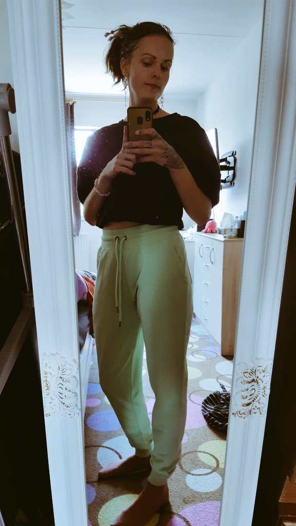 sharynka23's tweet photo. #girl#chill#younextme#bigbossbee
#deprem #BBTitians #ครูไพบูลย์ #TurkeyEarthquake #SidKiara #아이엔의_스물셋도_안아줄게요 https://t.co/7T9P8ZYYV1