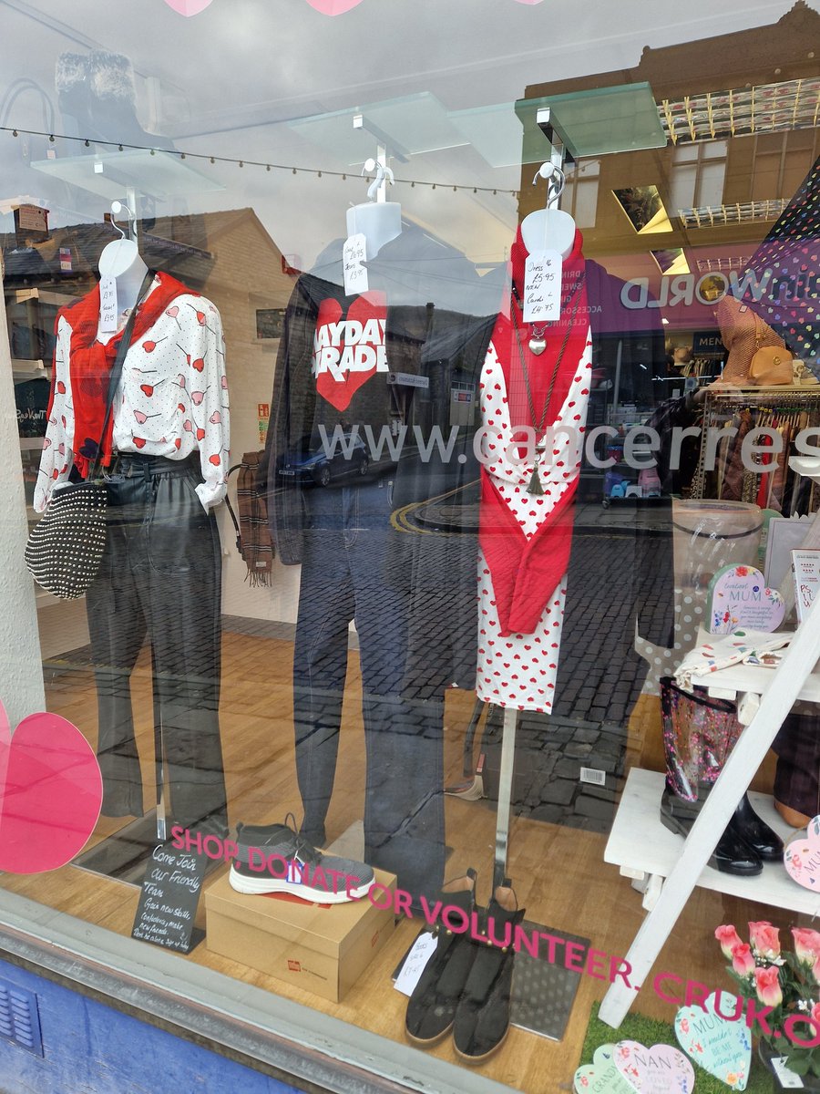 CrukRawtenstall's tweet photo. Will you be our Valentine. Support us by buying your gifts or you date outfit 💋 🌹❤️  #rosesarered #ValentinesDay #charity #north7 #prelovedfashion @charityshopvm @CharityShopper_ @CR_UK @CRUKShops @sangregoryy https://t.co/S25Qsy1gxQ