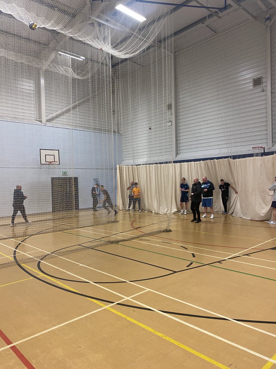 SouthKirkbyCCC's tweet photo. Lads back in action tonight at Winter nets.
#plentyofgrunting
#SKCCC https://t.co/GmdSlYbE9E