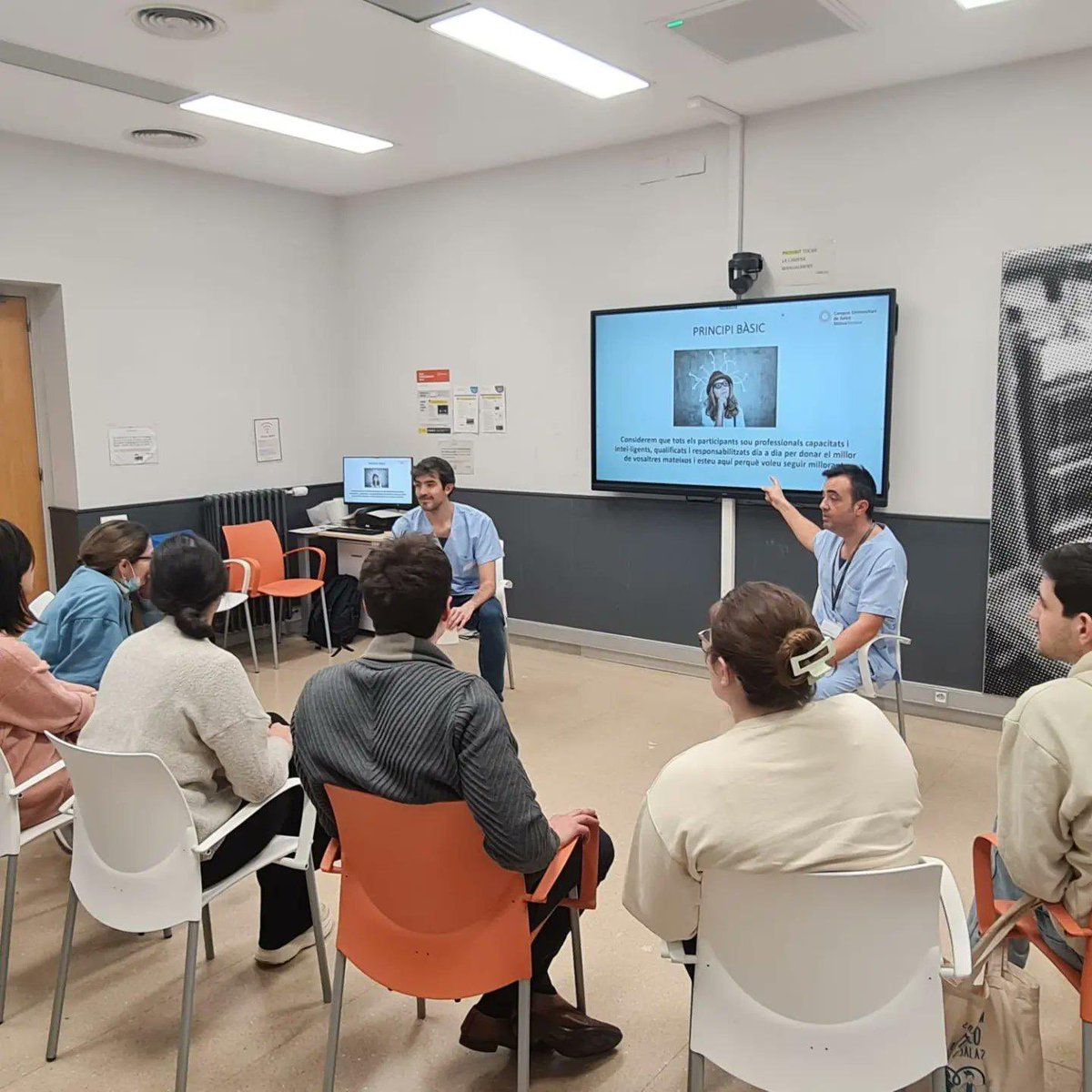 anecriticshigd's tweet photo. En @DrNassar9 ,r1 del servei, ha participat a la “2a jornada de simulació per a residents d’anestesiologia del Vallès” a @Mutua_Terrassa @marc_bausili @SCARTD_ACM La simulació és ja el present de l’aprenentatge.#docència #somCSA https://t.co/nPwlzrqNef