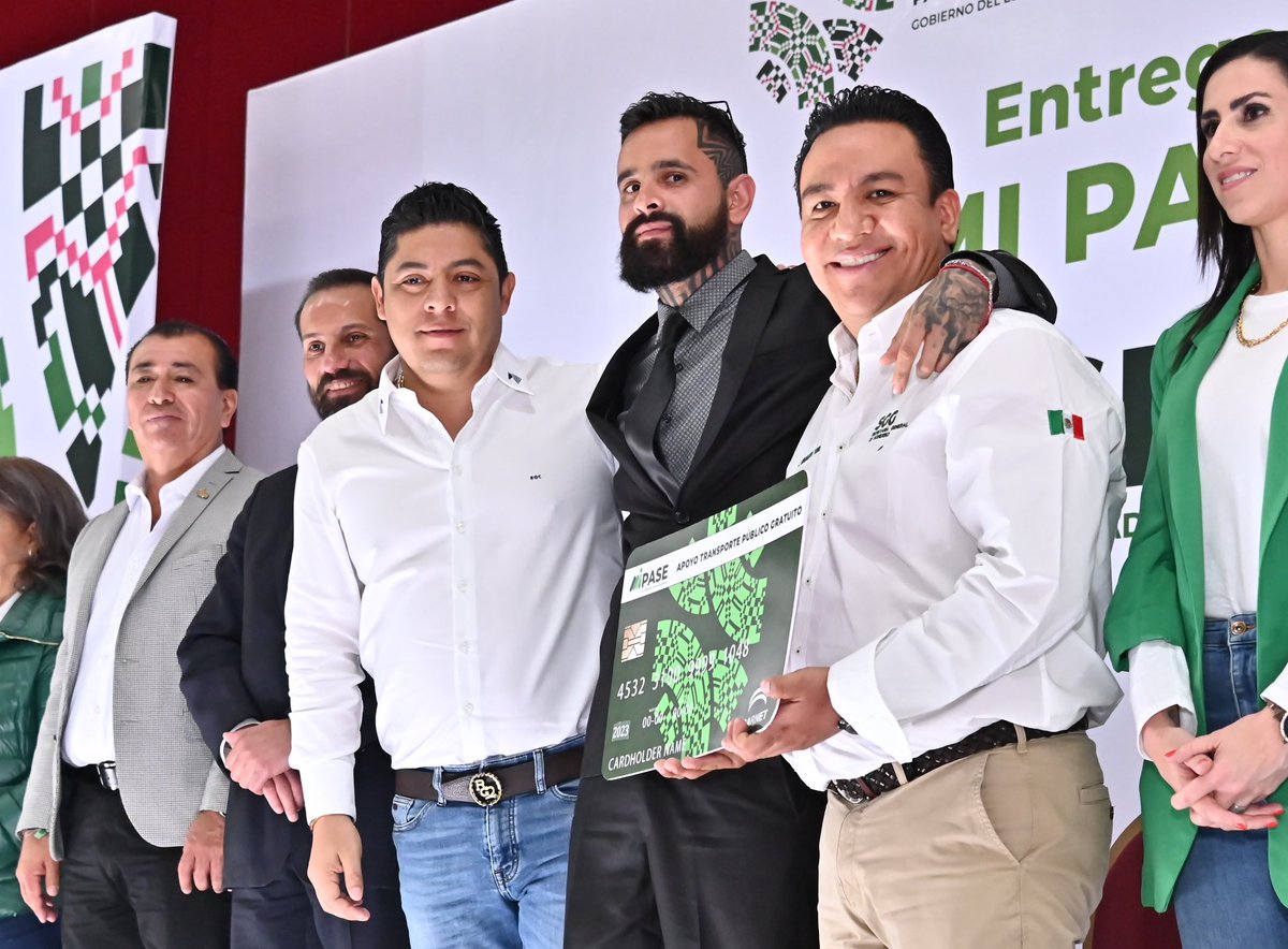 jgpetorresmx's tweet photo. Más programas para los jóvenes, que son parte de esta transformación que vive San Luis Potosí #YaSeNota Hoy estuvimos en la entrega de las tarjetas #MiPase @GobEdoSLP @RGC_Mx https://t.co/p66sIUA5xU