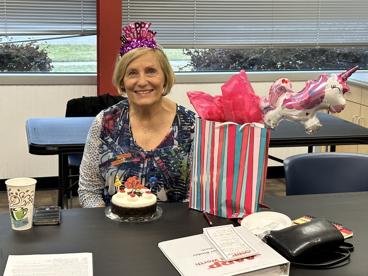 zsolistx's tweet photo. Today, @AARPTX #DFW headed to the @CityofFortWorth to meet with wonderful #FortWorth volunteers! Yes, #AARPDFW is mobile and hybrid! 🚗📽️💻… We celebrated monthly birthdays, and we have a new volunteer joining our #AARPFamily! 🥳 🎂🎉👏 #AARPEmployee #TeamAARP #WeAreFamily https://t.co/rTfQeauerD