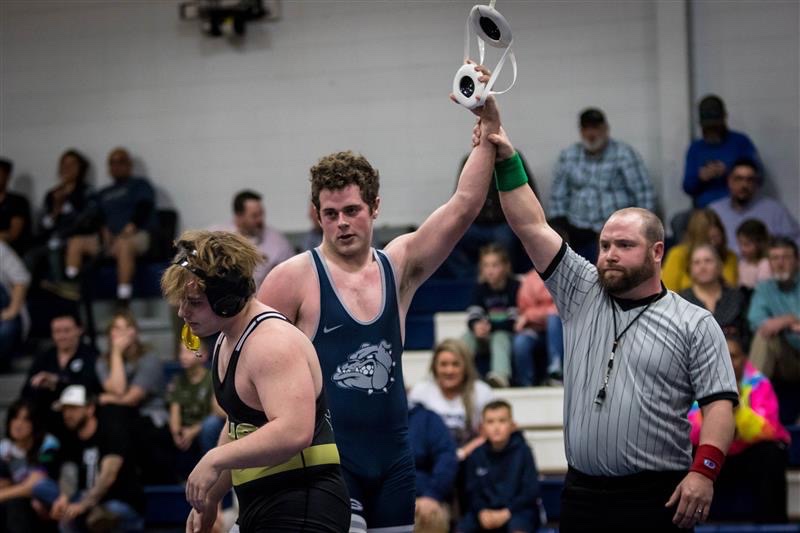 Logan26Taylor's tweet photo. Greenwood Wrestling, Senior Year. 200 lbs wrestling heavyweight #Bulldogs #igowheretheteamneedsme  #whataride @tim_radio @GWoodDogPound @GRWDSC https://t.co/VSh6acAeh7
