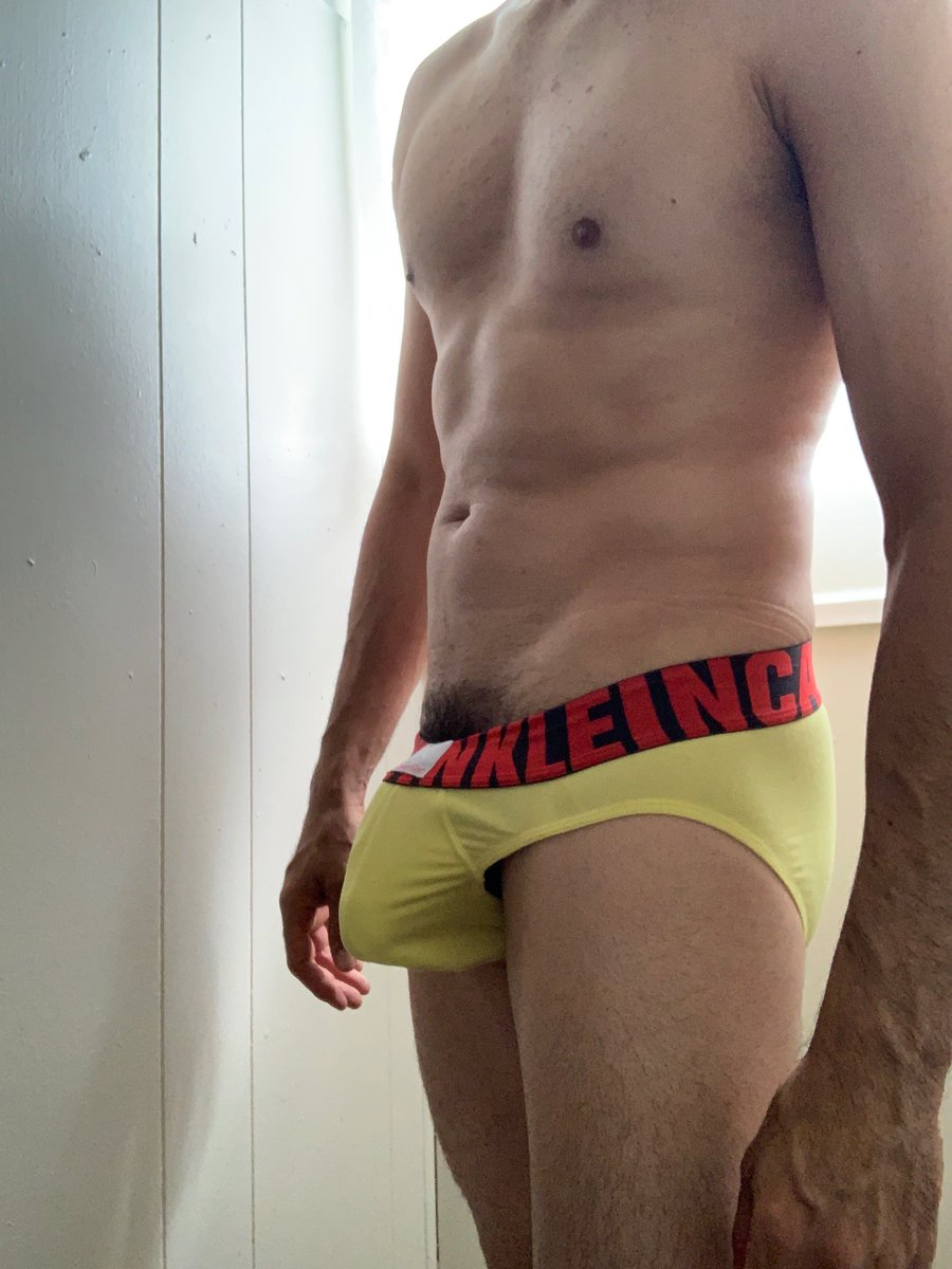 Flashing Bulge Fascination - Addictive Views