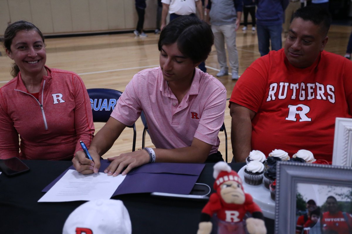 Major kudos to <a href="/areyesgolf/">Andrew Reyes Golf</a>, as he has signed to play golf at <a href="/RUMensGolf/">Rutgers Mens Golf</a>! Red is a good color in golf, no matter if it's on Andrew's shirt or on his scorecard. #JaguarPride ⛳️