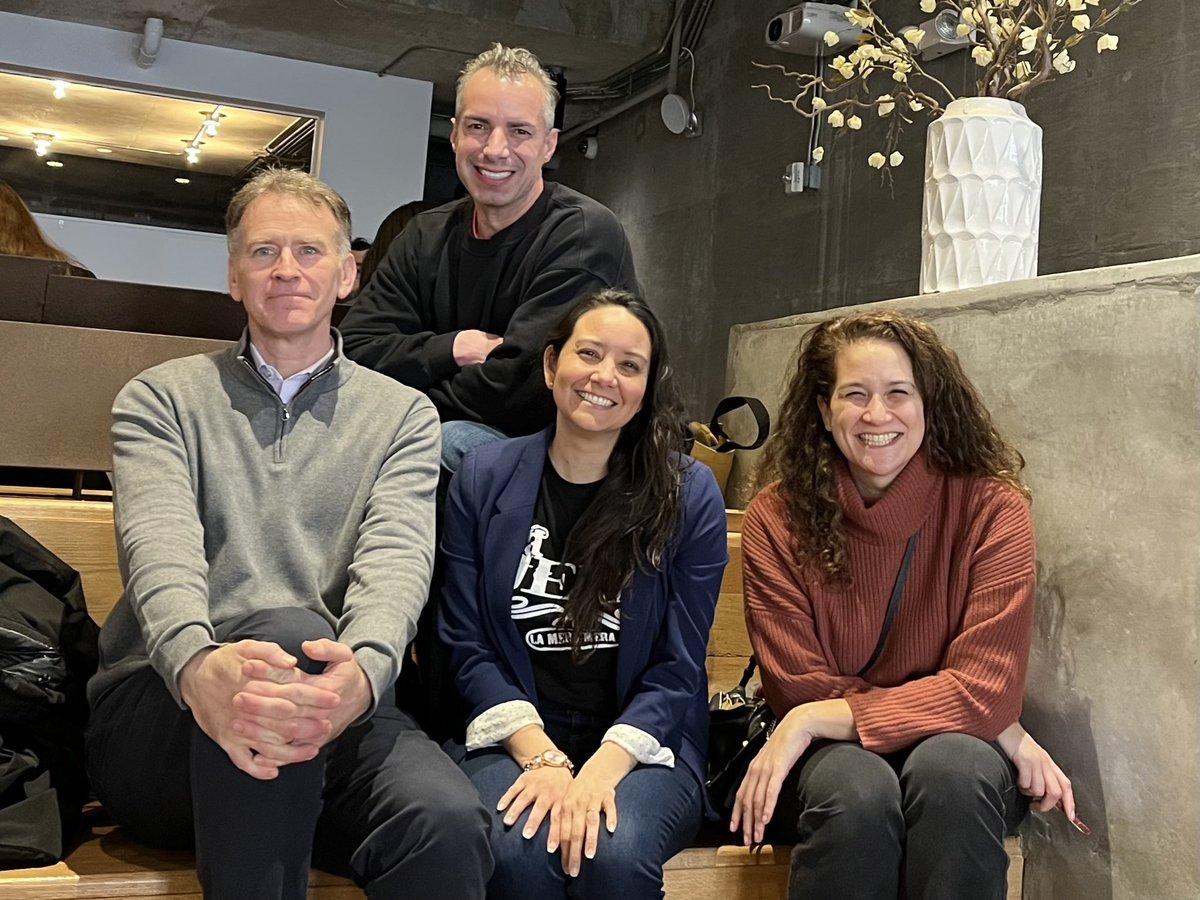 a Martínez tweet media