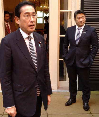 akidgt's tweet photo. 岸田首相
日本にはまだまだ増税できる余地がある
日本の国民負担は諸外国と比べて低い
お公家様には庶民の生活など分かりはしない‼ https://t.co/TGt3jHsFP0