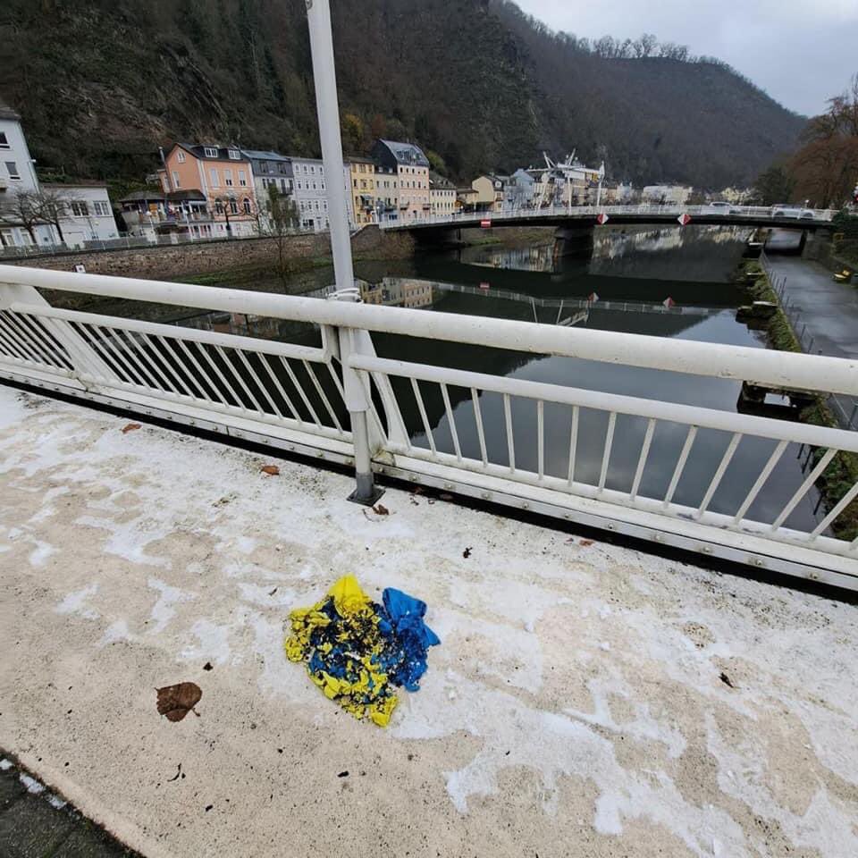 Ukrainische Flagge in Bad Ems heruntergerissen und verbrannt, gibt es kein Statement von Bürgermeister <a href="/oliverkruegel/">Oliver Krügel</a>