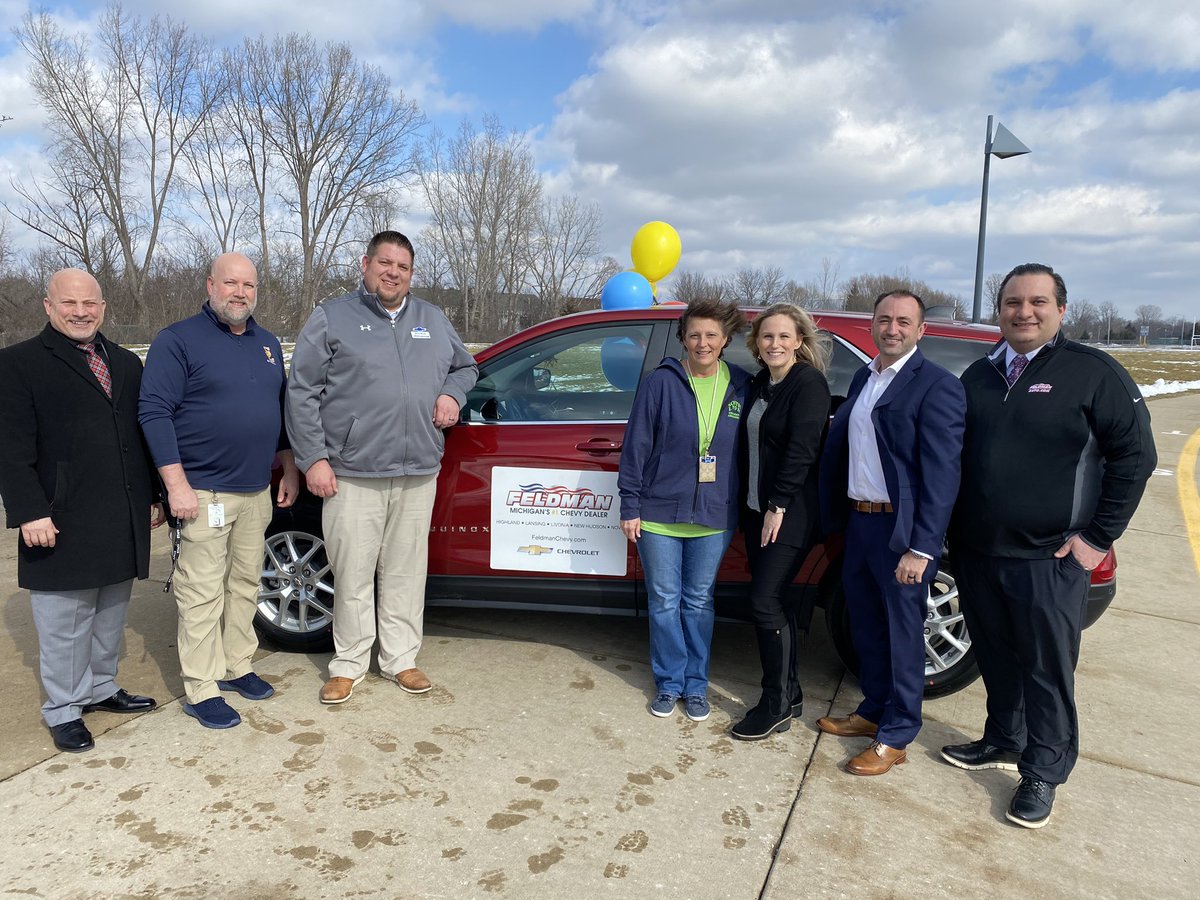 SLCSD's tweet photo. As a school district we are fortunate to have so many talented and dedicated teachers.  Today we recognized our middle school teacher of the year, @CentennialMS Ms. Lambert.  Thank you to the team @FeldmanNewHudso for helping us recognize Ms. Lambert with a new Equinox! https://t.co/dLicy2S2iF