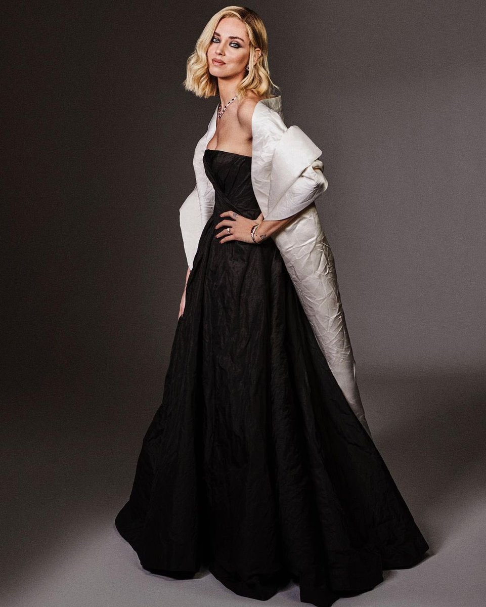Vi piace il look di <a href="/ChiaraFerragni/">Chiara Ferragni</a>? Per me e Giulia è elegantissima 😍 #Sanremo2023
