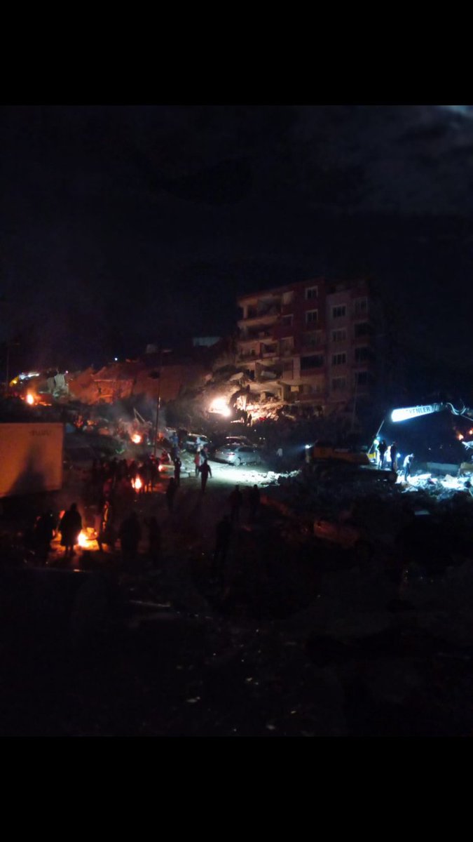 Hatay Antakya Odabaşı mahallesi gürses sokak Çiğdem apartmanı bölgede hiç bir yardım ekibi yok acil yardım ekibi gönderin enkaz altında ulaşamadığımız kişiler var lütfen yardım edin Emre çekli Yasemin çekli 3 yaşındaki kerem Kağan çekli  #AFADhatay #YARDIM #hatayyardimbekliyor