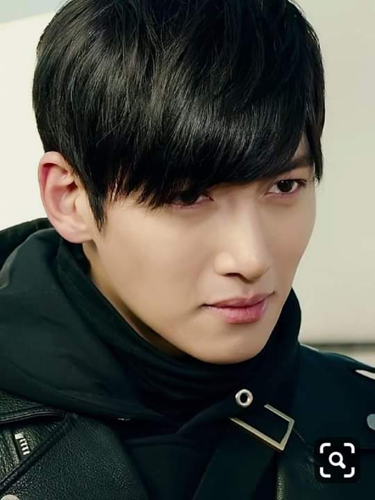 JcwLatin's tweet photo. En una entrevista con la cadena de noticias Osen, Chang Wook habló de las muchas escenas románticas que filmó para Healer.

JCW: "Cuando miré los guiones y vi que besos y abrazos fueron escritos, yo suspiré y pensé ¿Otra vez?"
(Risas)son las escenas más entrañables que he tenido. https://t.co/YqqgffBGuR