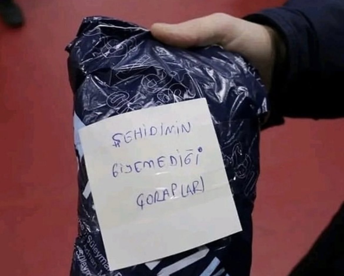 nehaberdir's tweet photo. Bir Azerbaycan'lı annenin yardımı.. https://t.co/KK0NJH5kL4