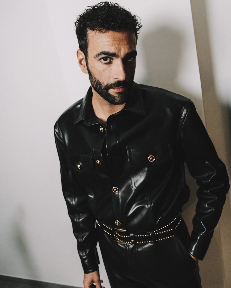 mengonimarco's tweet photo. Due Vite a @SanremoRai 

#Sanremo2023 https://t.co/bFy36ARk1t