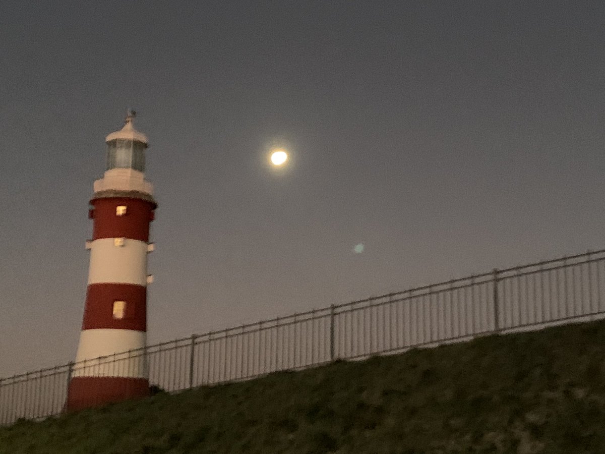 MsClareMBaker's tweet image. Today’s start and end #Tuesday #WorkingWeek