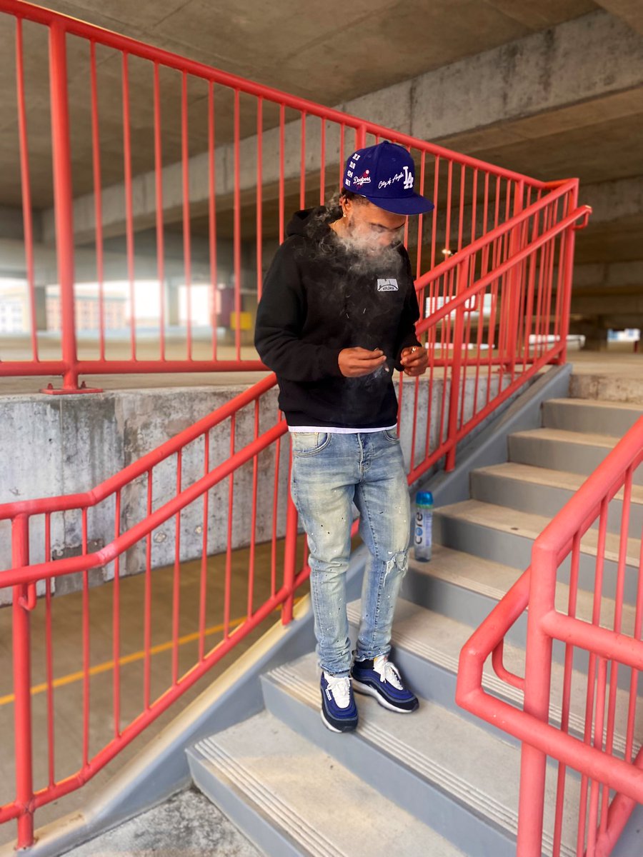 swallowmyarmy's tweet photo. I Had to learn niggas hoes and they’ll talk with a smile ! 😶 💥🌪️ #filthyworldwide https://t.co/EWN7GfFpkI