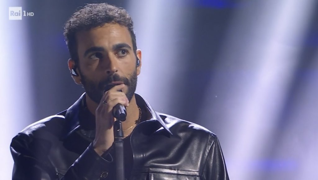 Cinguetterai's tweet photo. 👑 Il ritorno del Re.

#Sanremo2023 #MarcoMengoni https://t.co/I5hkBa1PUJ