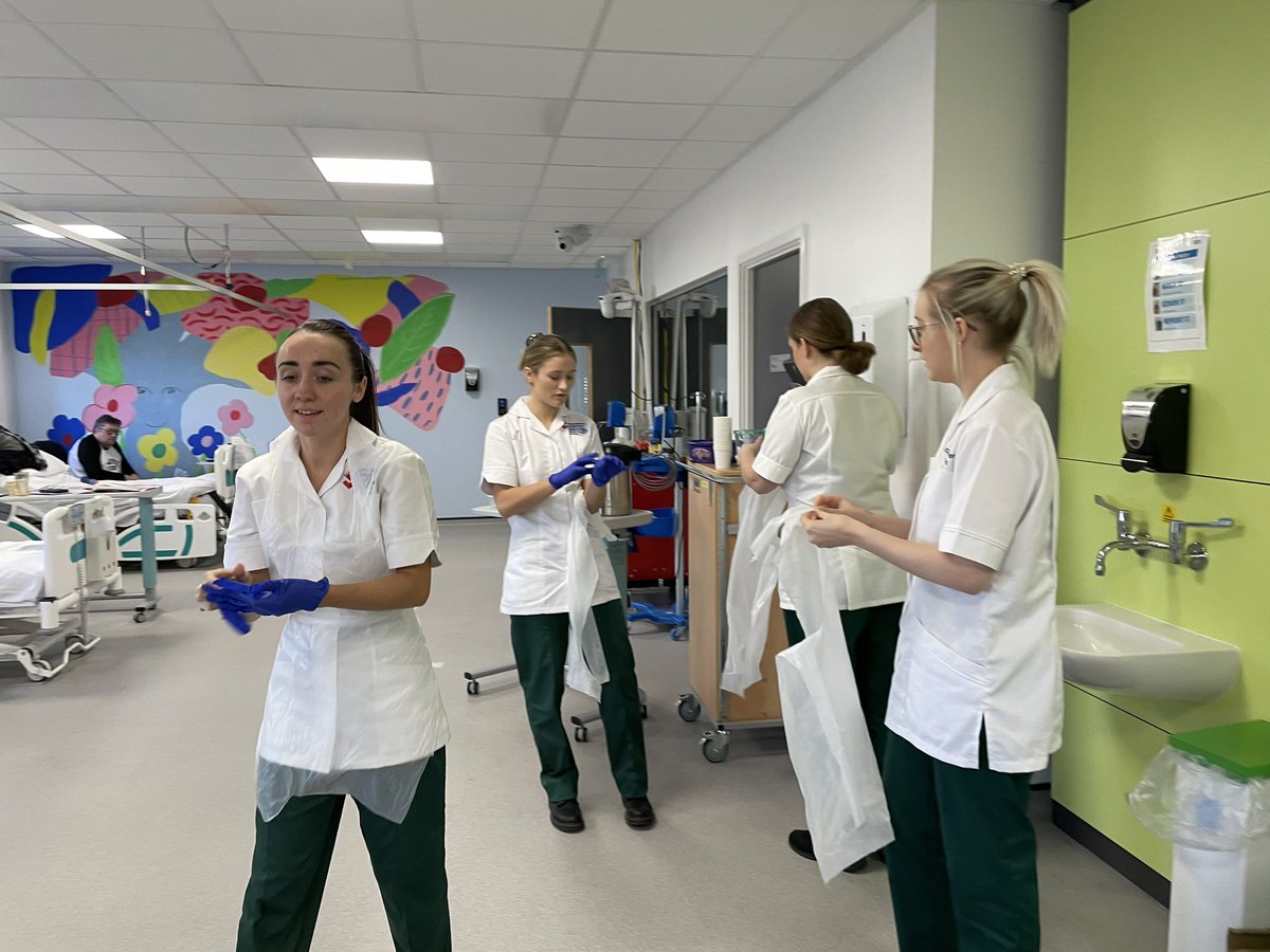 SunderlandOT's tweet image. Ward week continues @sunderlanduni 
Dressing assessments, occupational analysis, lunch time activities and incidents on the ward! #buildingskillsbeforeplacement