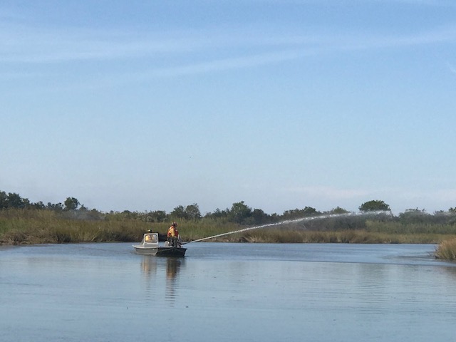 A lot goes into preparing for another year of #rxfire & #wildfire. Prep @ Bayou Sauvage Urban & Big Branch Marsh NWRs includes servicing fireboats, which are used as floating fire engines, allowing #firefightingresources to tackle flames from the water.

📸 Chris Le Rouge/USFWS