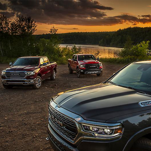 LakeCDJR's tweet photo. All My Friends Drive RAM. #RAM #1500 https://t.co/ZyUKFZsulM