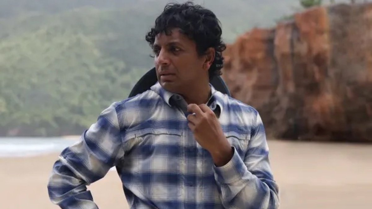 theeaglesvision's tweet photo. How M. Night Shyamalan Has Been Self-Financing His Films to Great Success: The ultimate act of betting on yourself... https://t.co/r4FbFJPvQx | @nofilmschool #SelfFinancing #Filmmaking #MNightShyamalan #NoFilmSchool https://t.co/rkN3emGEvQ